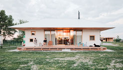 斯洛伐克湖滨小屋 / JRKVC