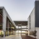 Edificio Fase Fundacional NMMU B Ed  / The Matrix...cc Urban Designers & Architects - Universidad