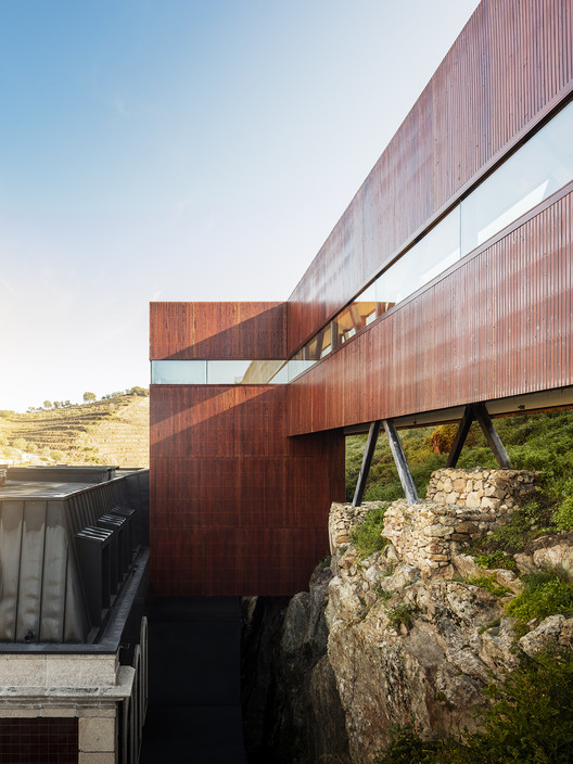 Longroiva's Hotel & Thermal Spa / Luís Rebelo de Andrade - Brick, Facade, Handrail