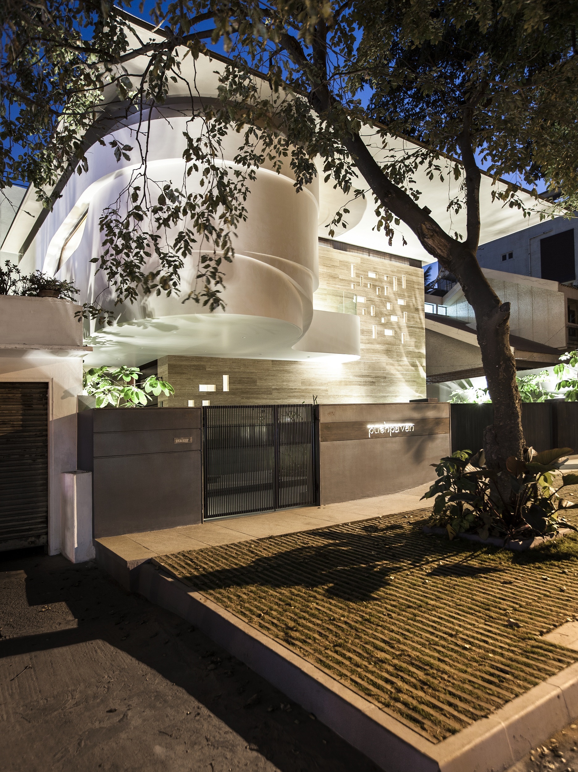 Gallery of B one / Cadence 10