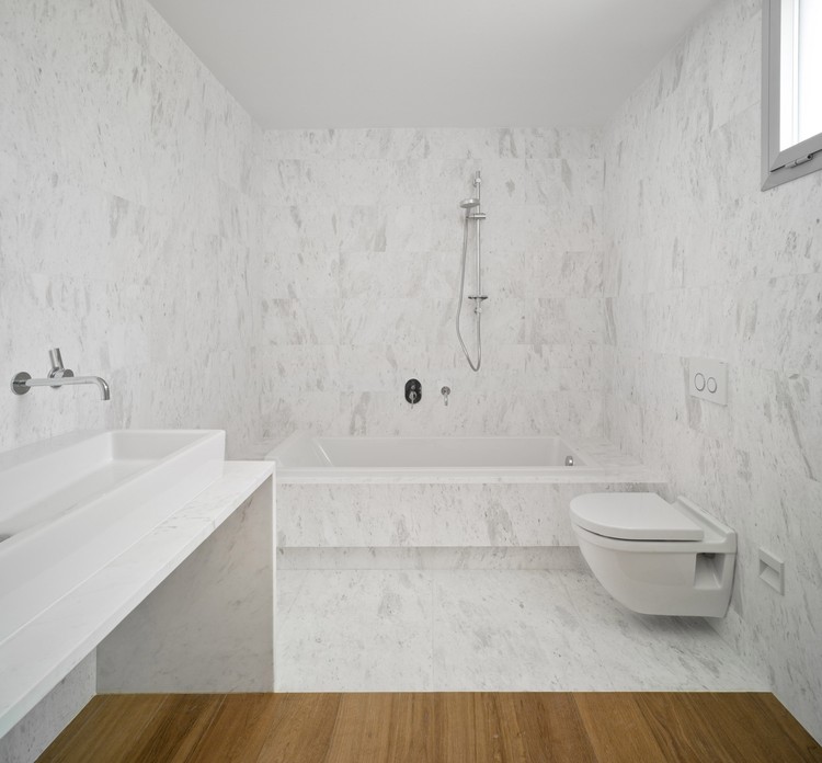 La Serre  / IP Arquitectos - Bathtub, Bathroom, Shower, Windows