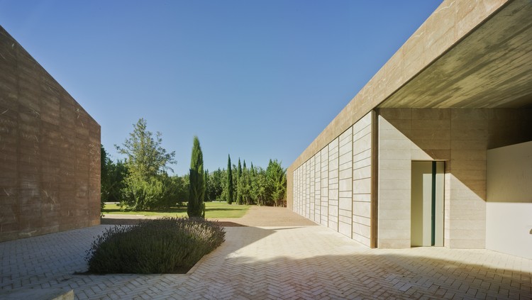 Spa + Hotel  La Romana  / IP Arquitectos - Facade, Concrete