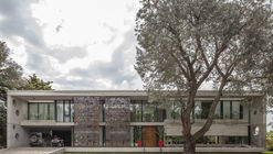 Casa HK  / Ça Arquitectura