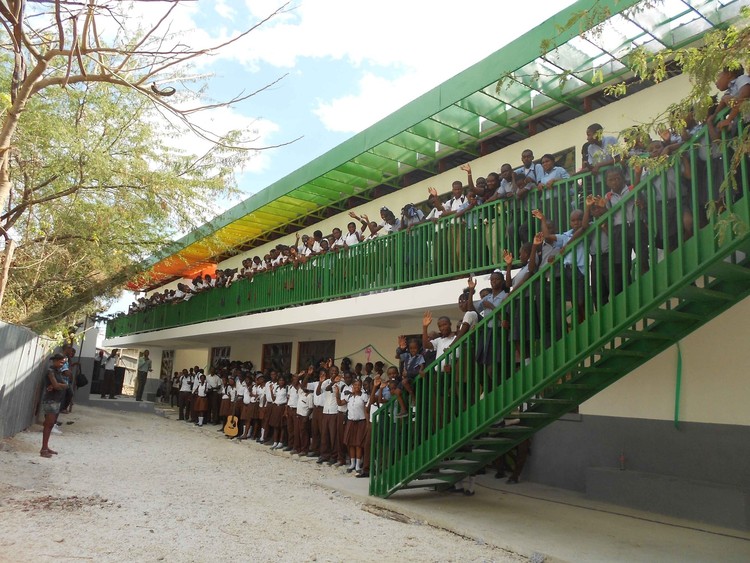 Architecture for Humanity Founders and Board Members Face $3 Million Lawsuit, Collège Mixte Le Bon Berger. Image Courtesy of Architecture for Humanity