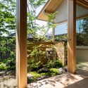 House with a Doma Salon / Takashi Okuno & Associates - Houses, Garden, Facade, Beam, Door, Column