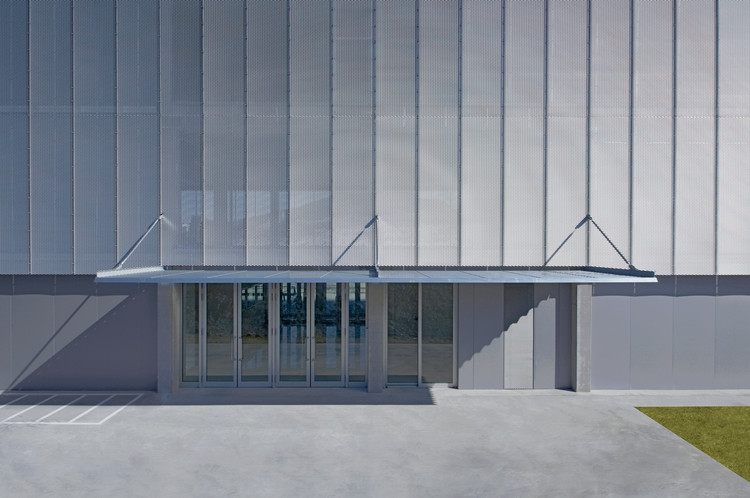 Campus Motor / Pere Puig Arquitecte - Facade, Windows