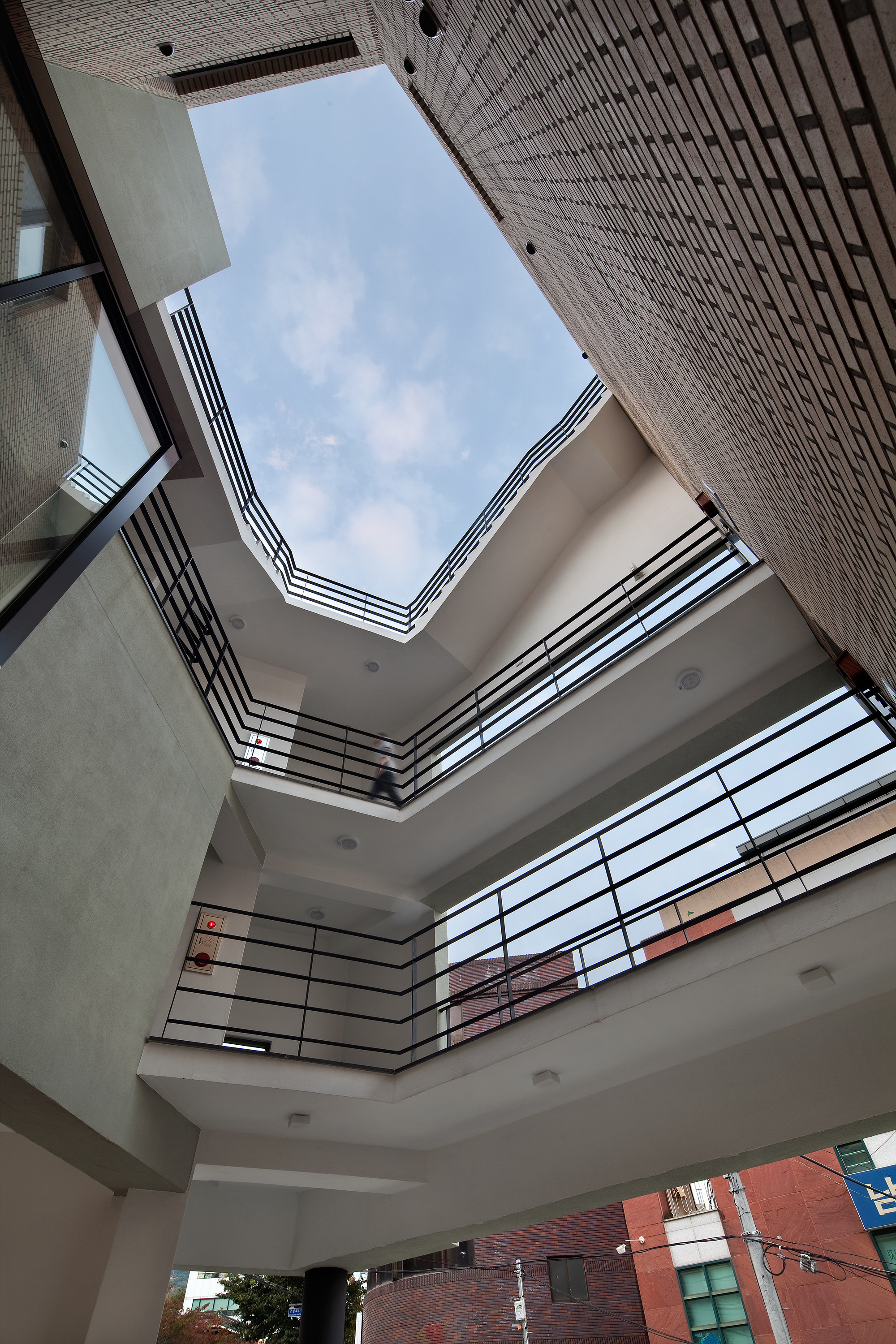 Gallery of Namsan Patio / Architects Group RAUM 10