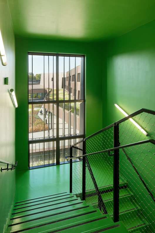 Escola de Ensino Médio, Ginásio e Centro Cultural / Chartier Dalix Architectes - Imagem 17 de 33