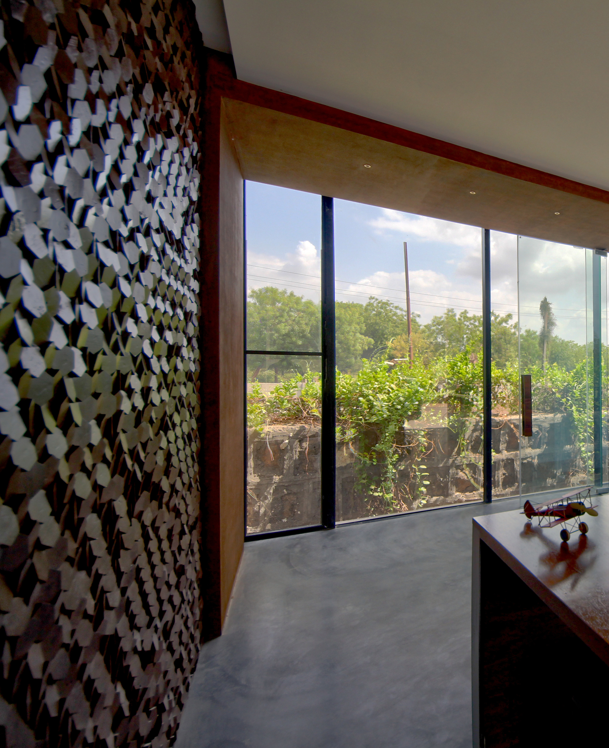 Galeria de OfficeThreshold / Reasoning Instincts Architecture Studio 2