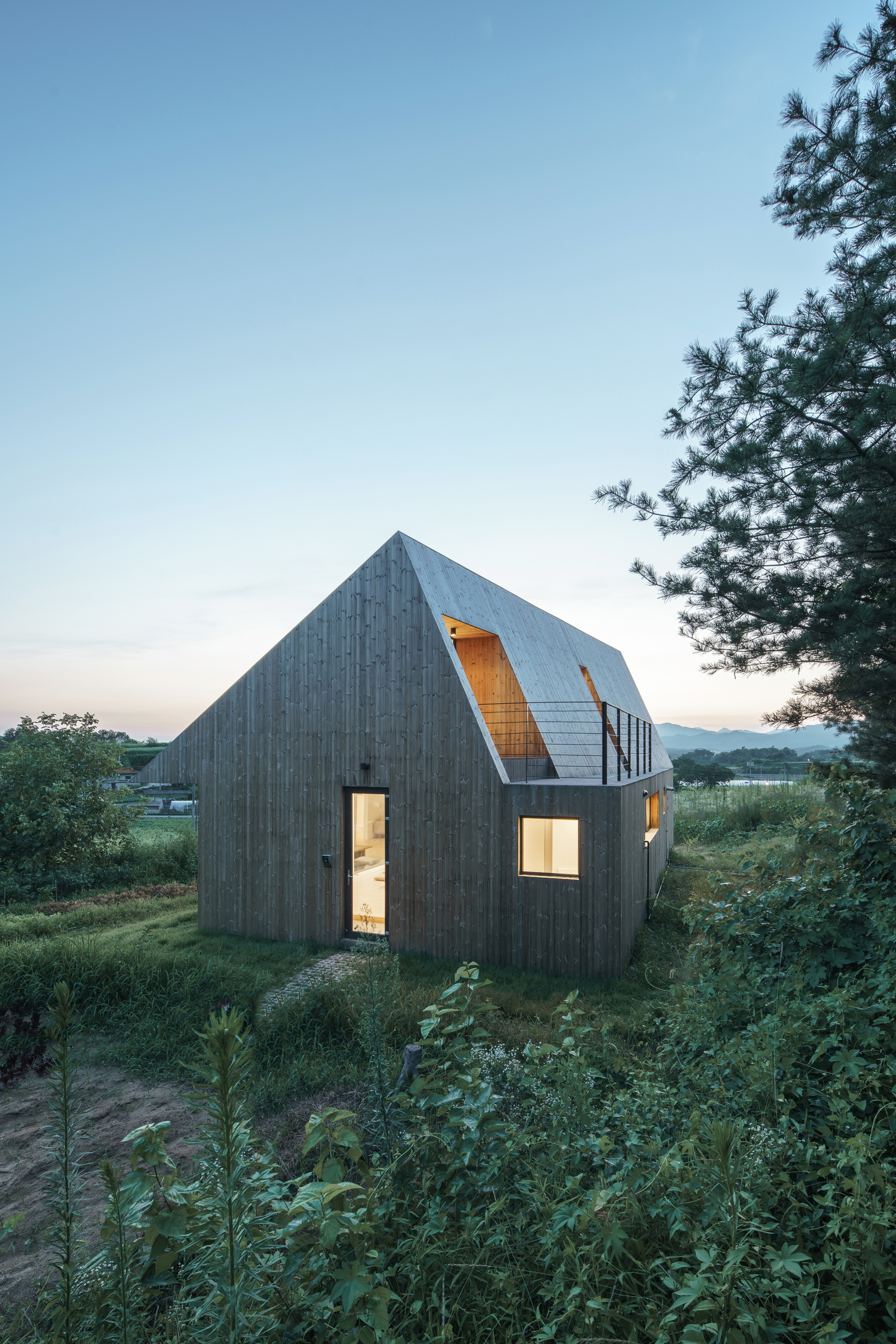 Gallery of Shear House / stpmj 4