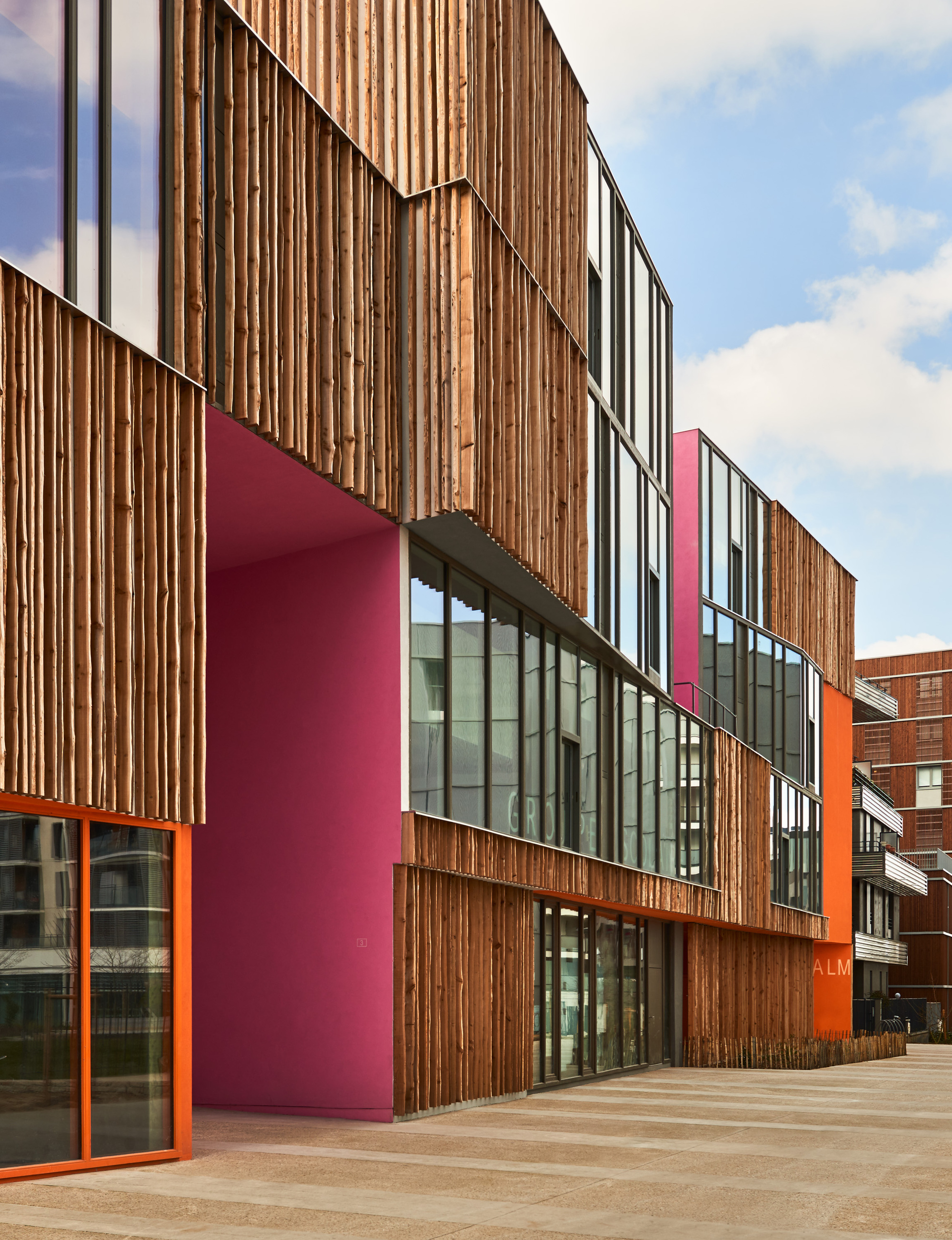 Gallery of âSimone Veilâ Group of Schools in Colombes 