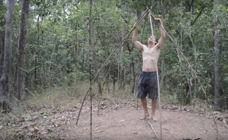 Aprende como construir una cabaña primitiva sin herramientas modernas - Imagen Principal