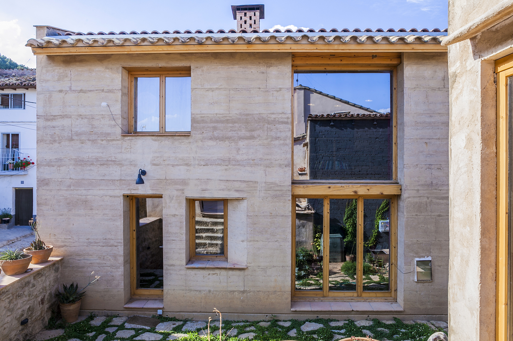 21st Century Vernacular House / Edra arquitectura km0 | ArchDaily