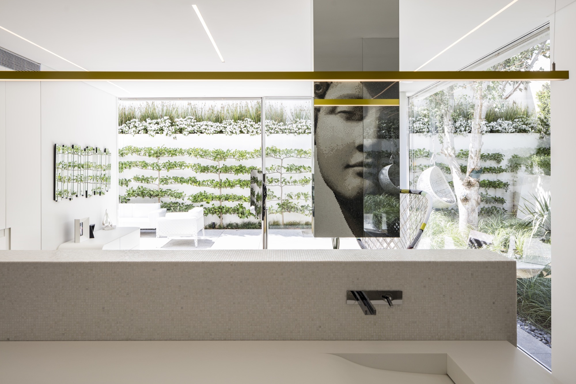 Gallery of J House / Pitsou Kedem Architects - 37