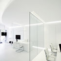 The Light Box  / Esculpir el Aire - Offices Interiors, Facade, Table, Chair
