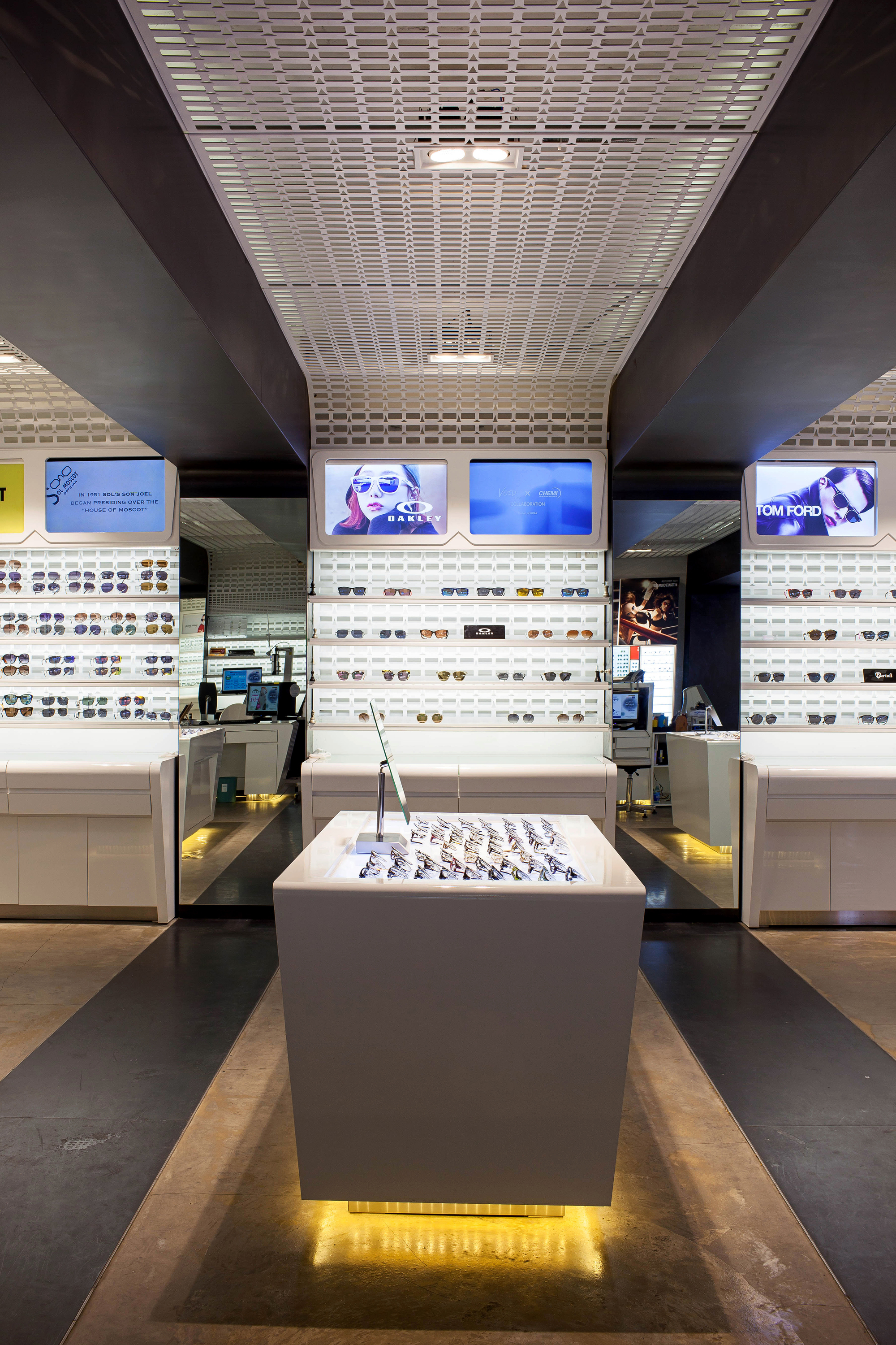 Gallery of Davich Optical Chain / JOHO Architecture 2