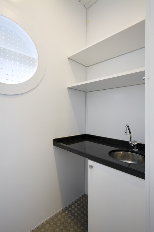 Posto Comunitário de Segurança  /  Sérgio Roberto Parada Arquitetos Associados - Pia, Bancada