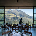 Hotel das Cachoeiras / Palinda Kannangara Architects - Hotéis