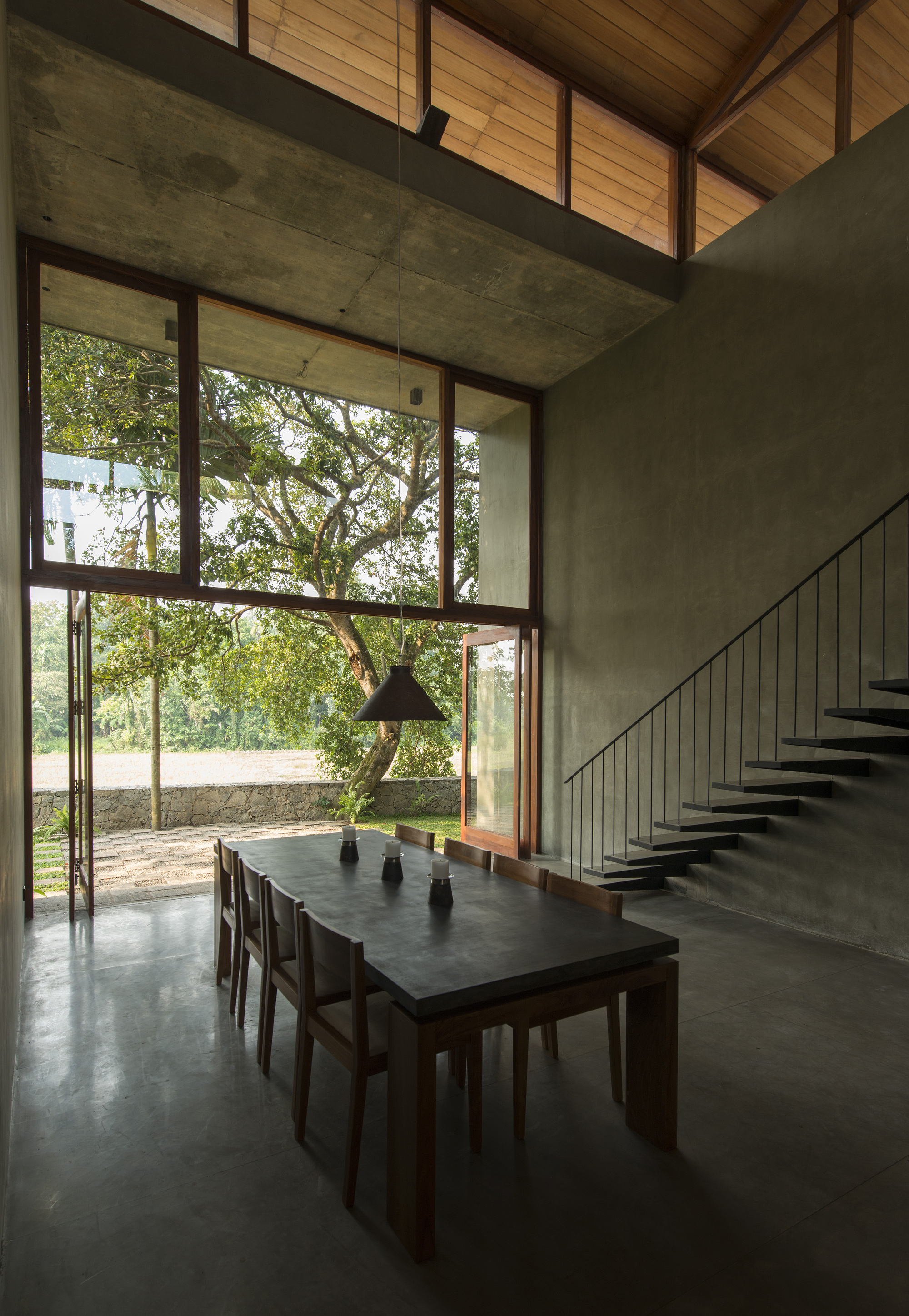 Gallery of Family Retreat for Devasiris / Palinda Kannangara Architects - 7