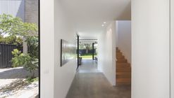 隐匿式住宅  / Jackson Clements Burrows 