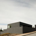 Casa en Guimarães  / AZO. Sequeira Arquitectos Associados - Casas