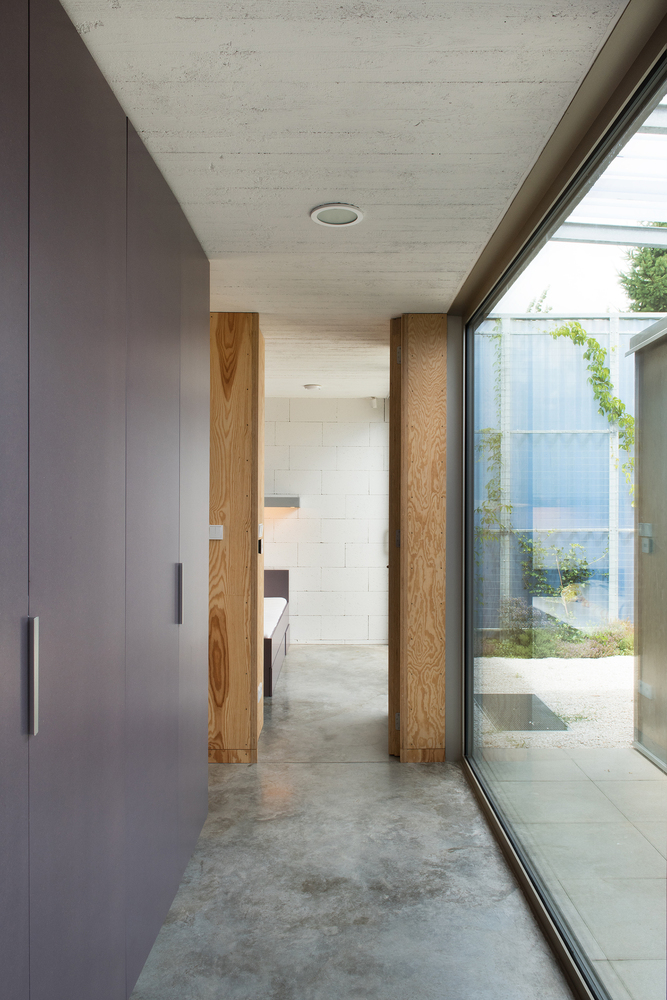 Gallery of House in a House / Plural 5