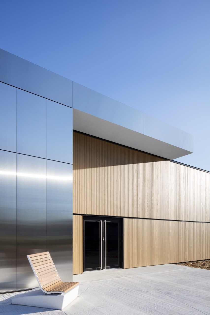 Gallery of Diane Dufresne de Repentigny Art Center / ACDF Architecture 16