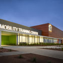 Centro de Entrenamiento de Movilidad de la Comisión Regional de Nevada del Sur / Gensler - Edificios Públicos
