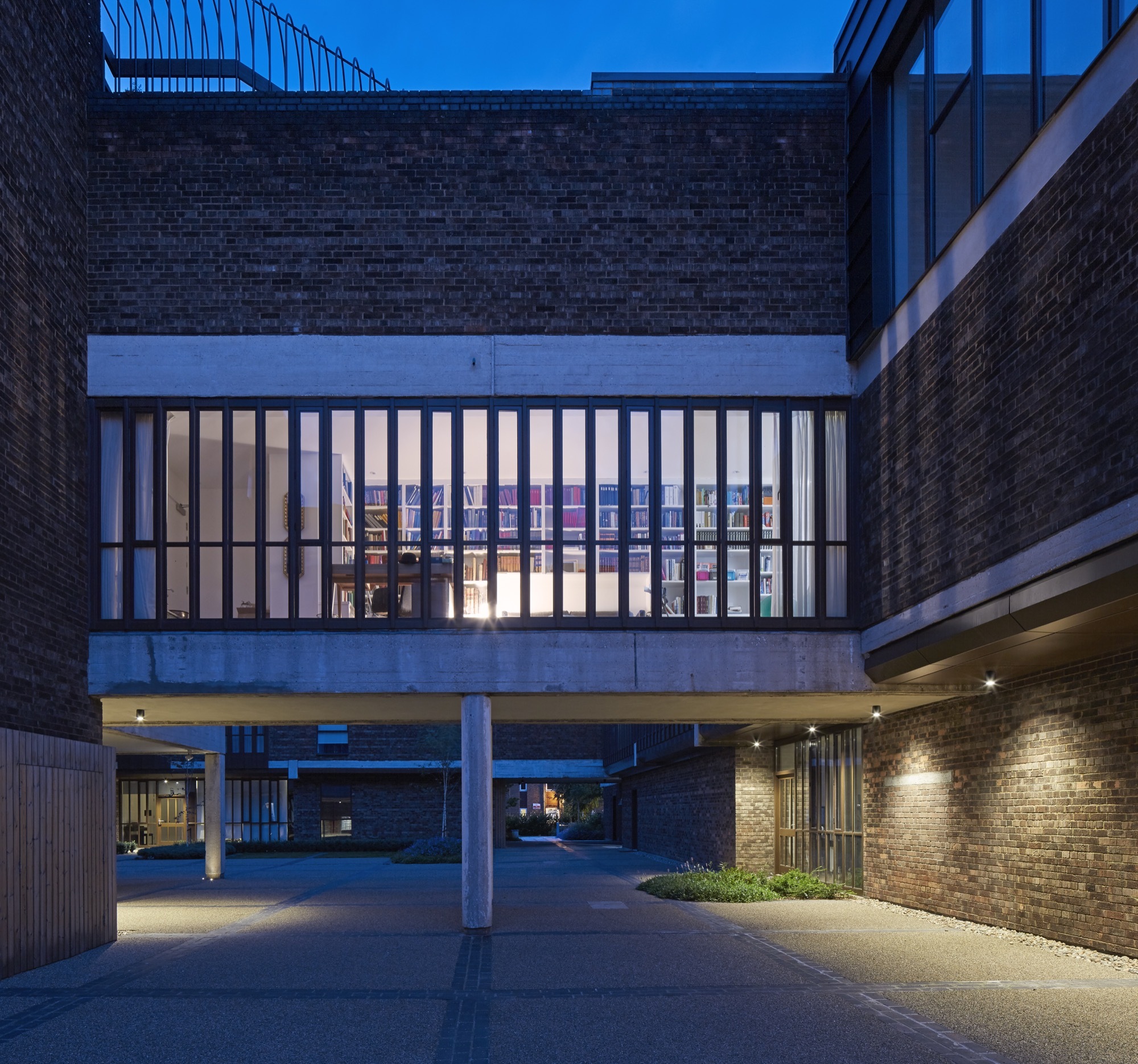 Galería de Baylis Old School / Conran and Partners 19