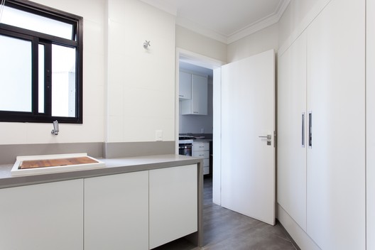 Apartamento Itaim / Manore Arquitetura - Janela, Pia, Bancada