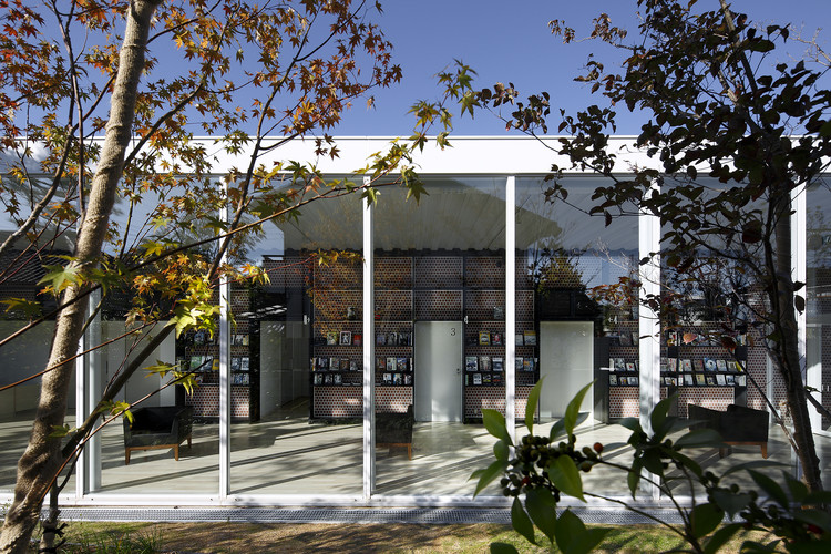 Sayanomoto Clinic  / Yamazaki Kentaro Design Workshop - Facade