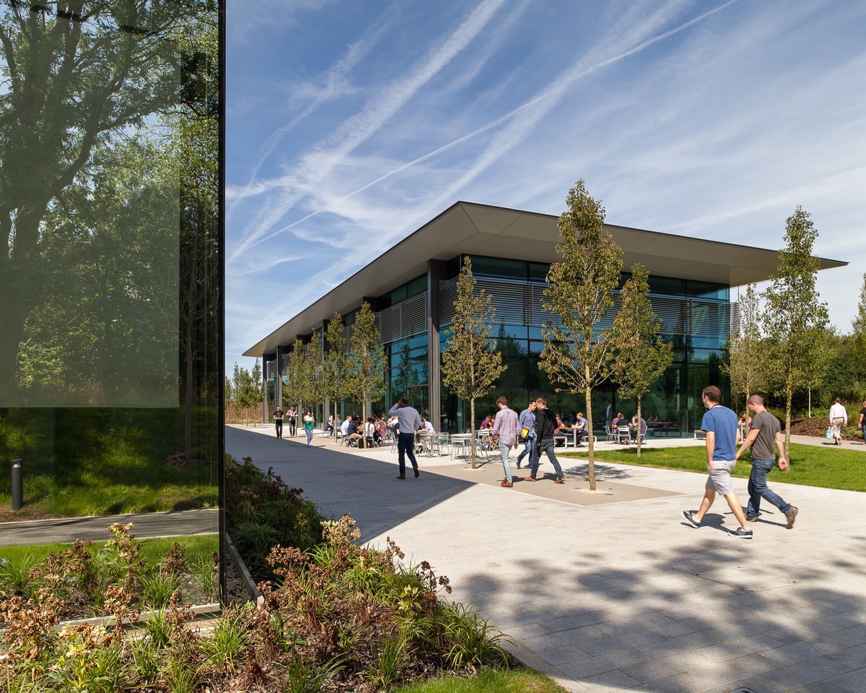 Campus da Dyson / WilkinsonEyre - Imagem 2 de 23