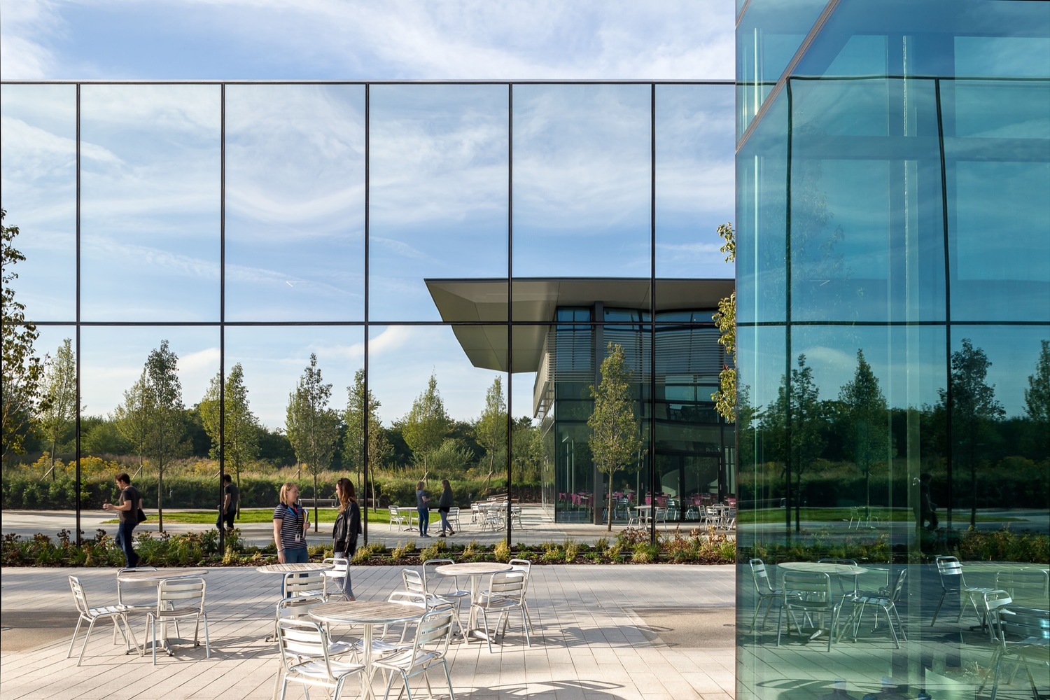 Campus da Dyson / WilkinsonEyre - Imagem 1 de 23
