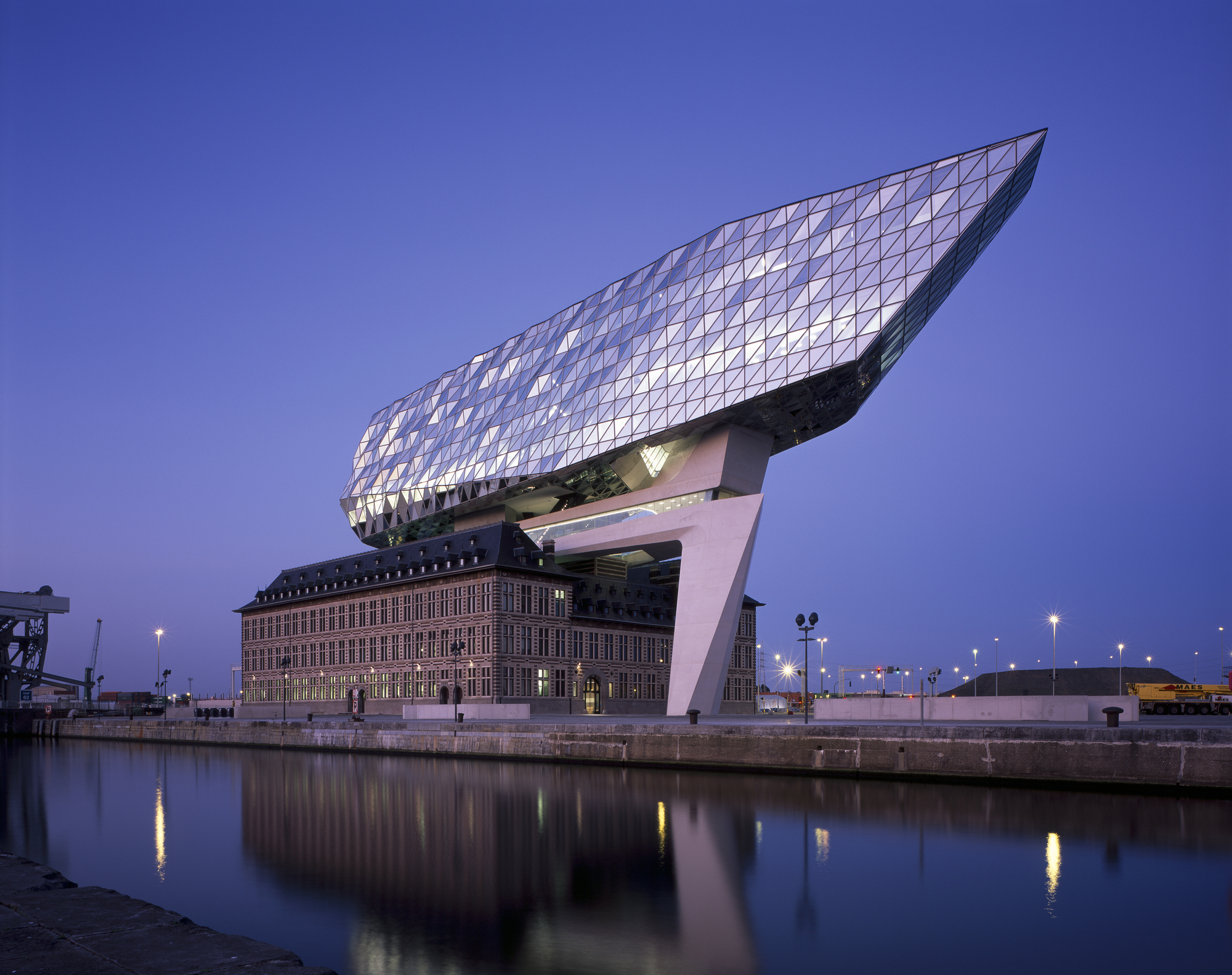 Gallery of Antwerp Port House / Zaha Hadid Architects - 27