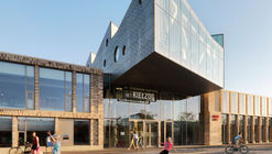 Het Kielzog Cultural and Municipal Complex  / De Zwarte Hond