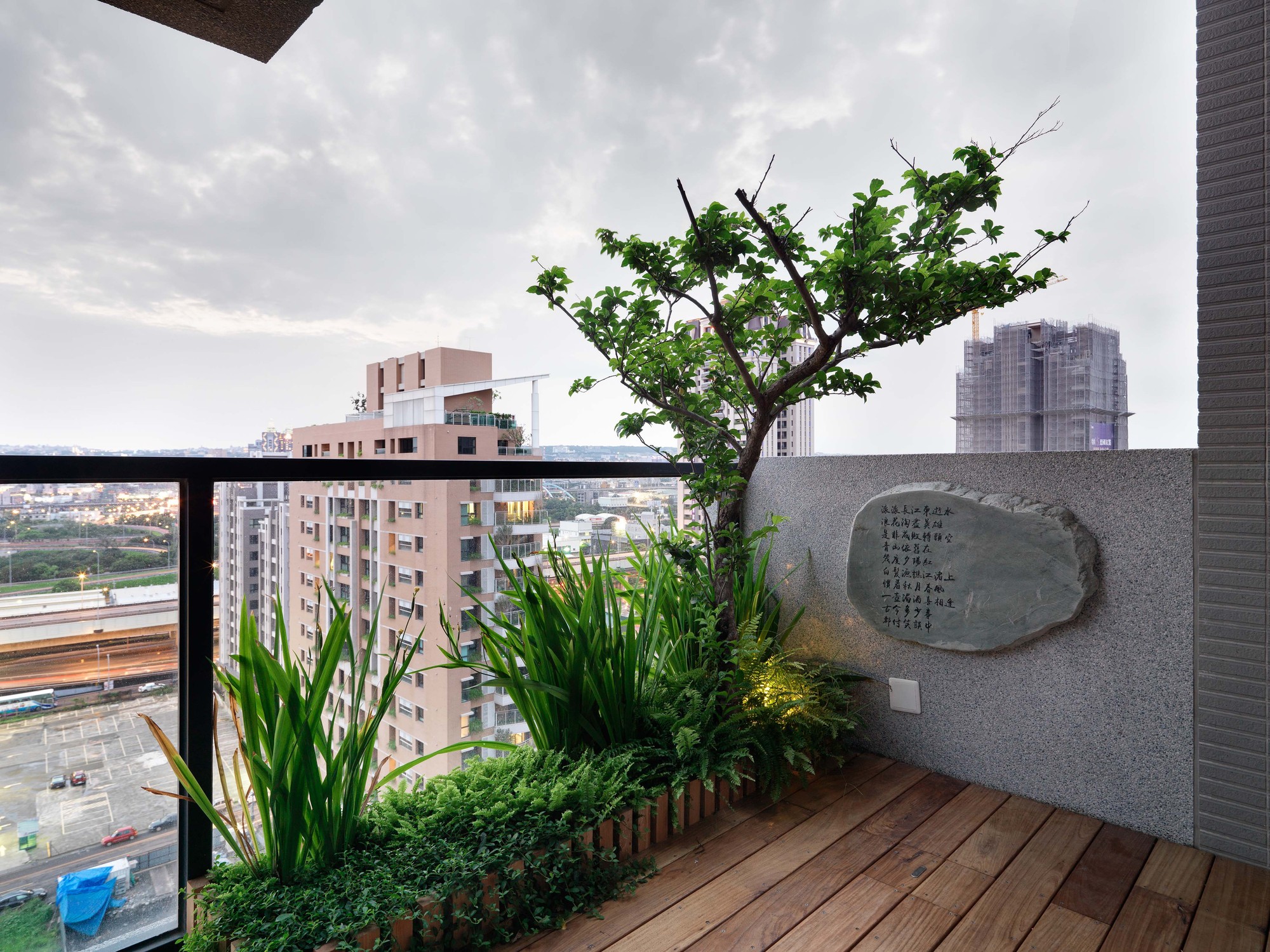 Gallery of Jade Apartment / Ryan Lai Architects 2