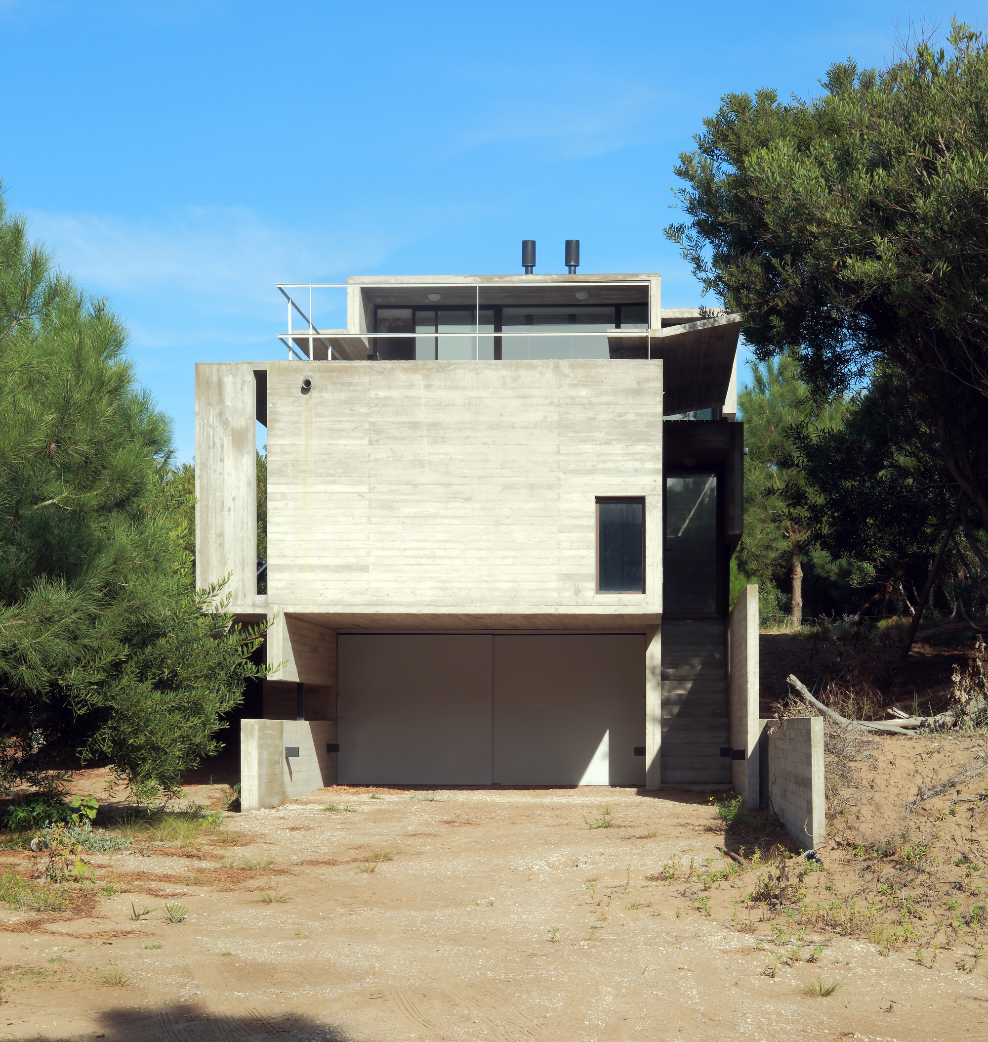 Gallery of Roland House / BAK Arquitectos 28