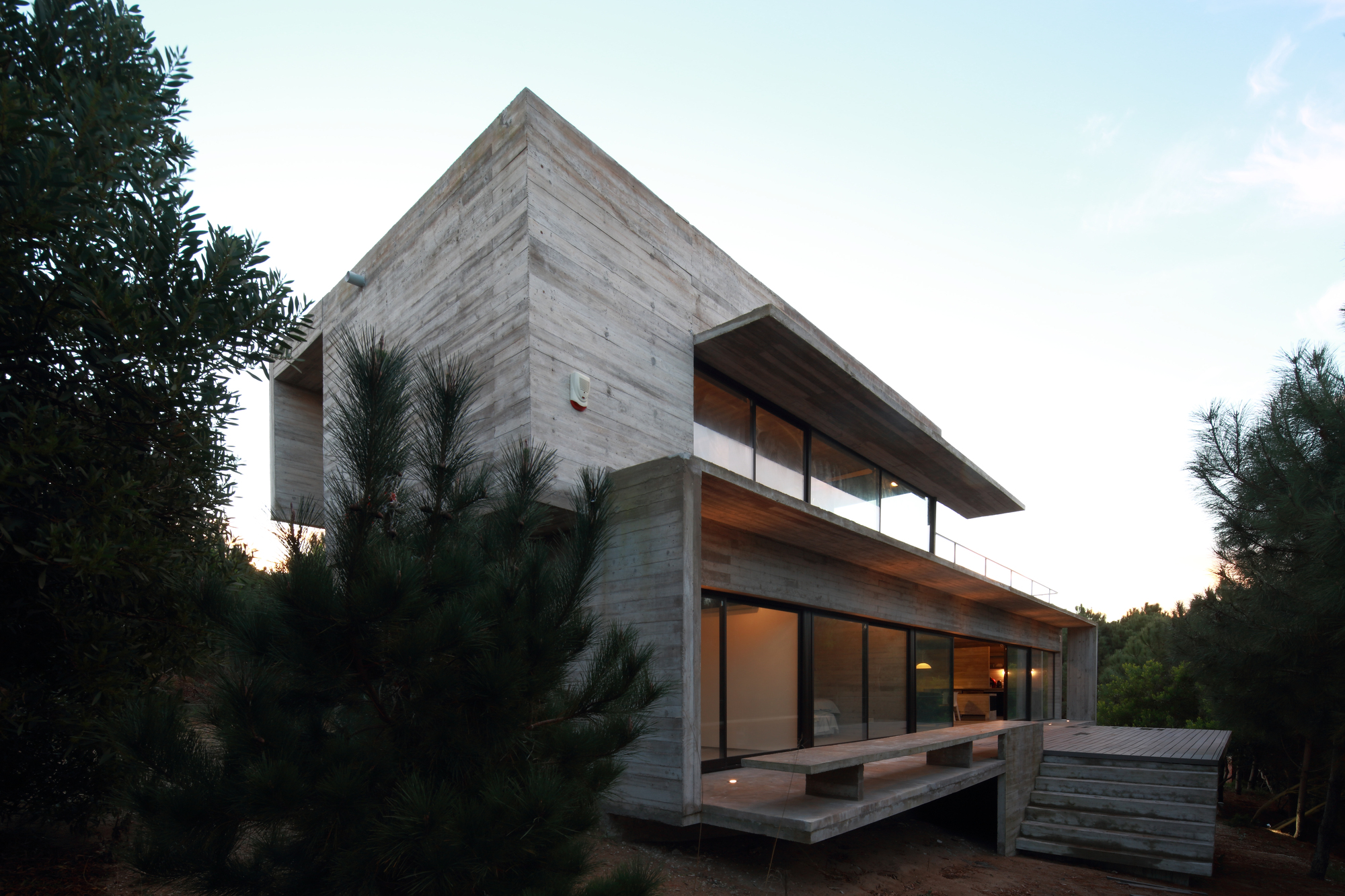 Gallery of Roland House / BAK Arquitectos 23