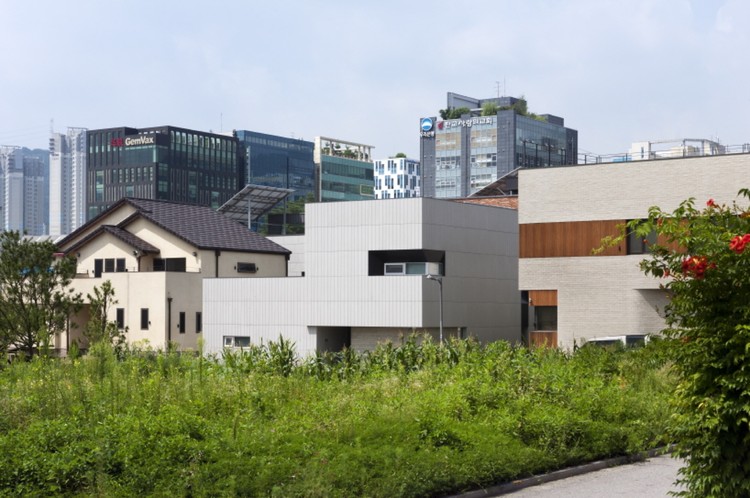 Coconut House / D.LIM architects - Windows, Facade