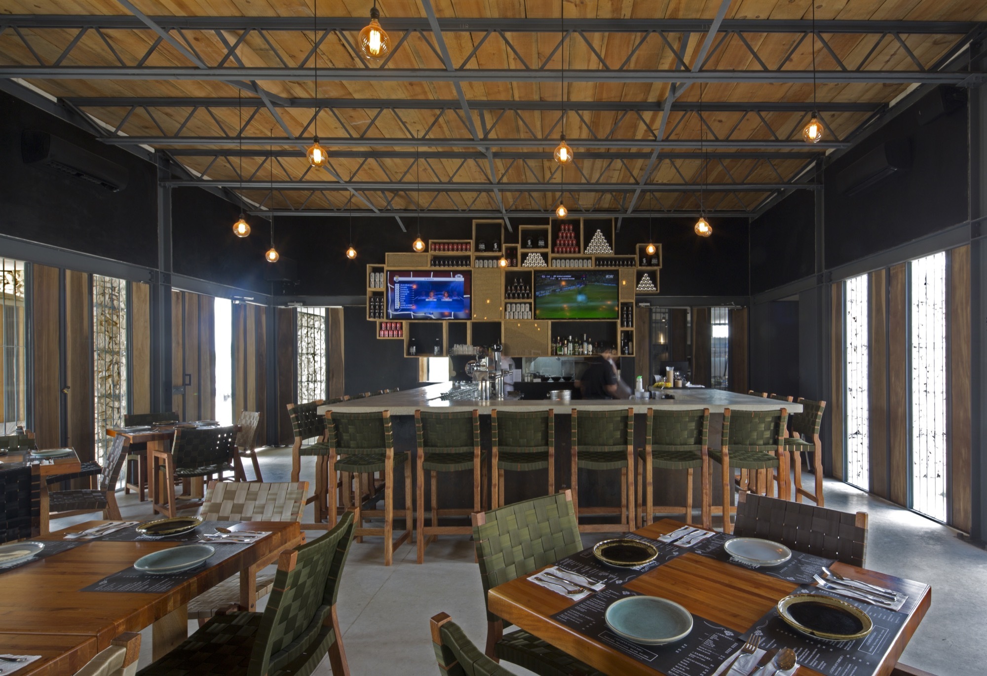 Gallery of Hermana República / Muñoz Arquitectos 9