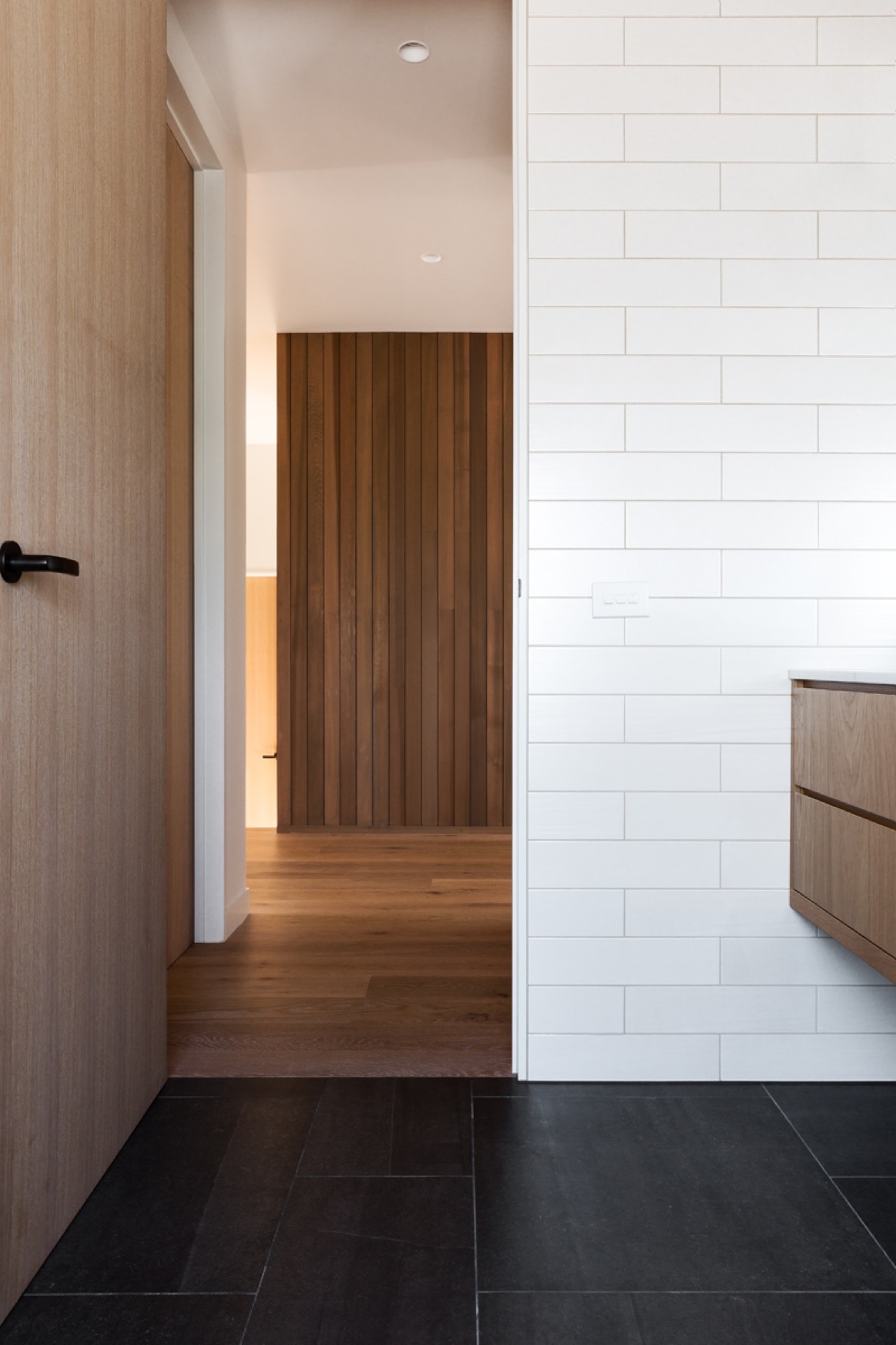 Gallery of House Under Eaves / MRTN Architects 11