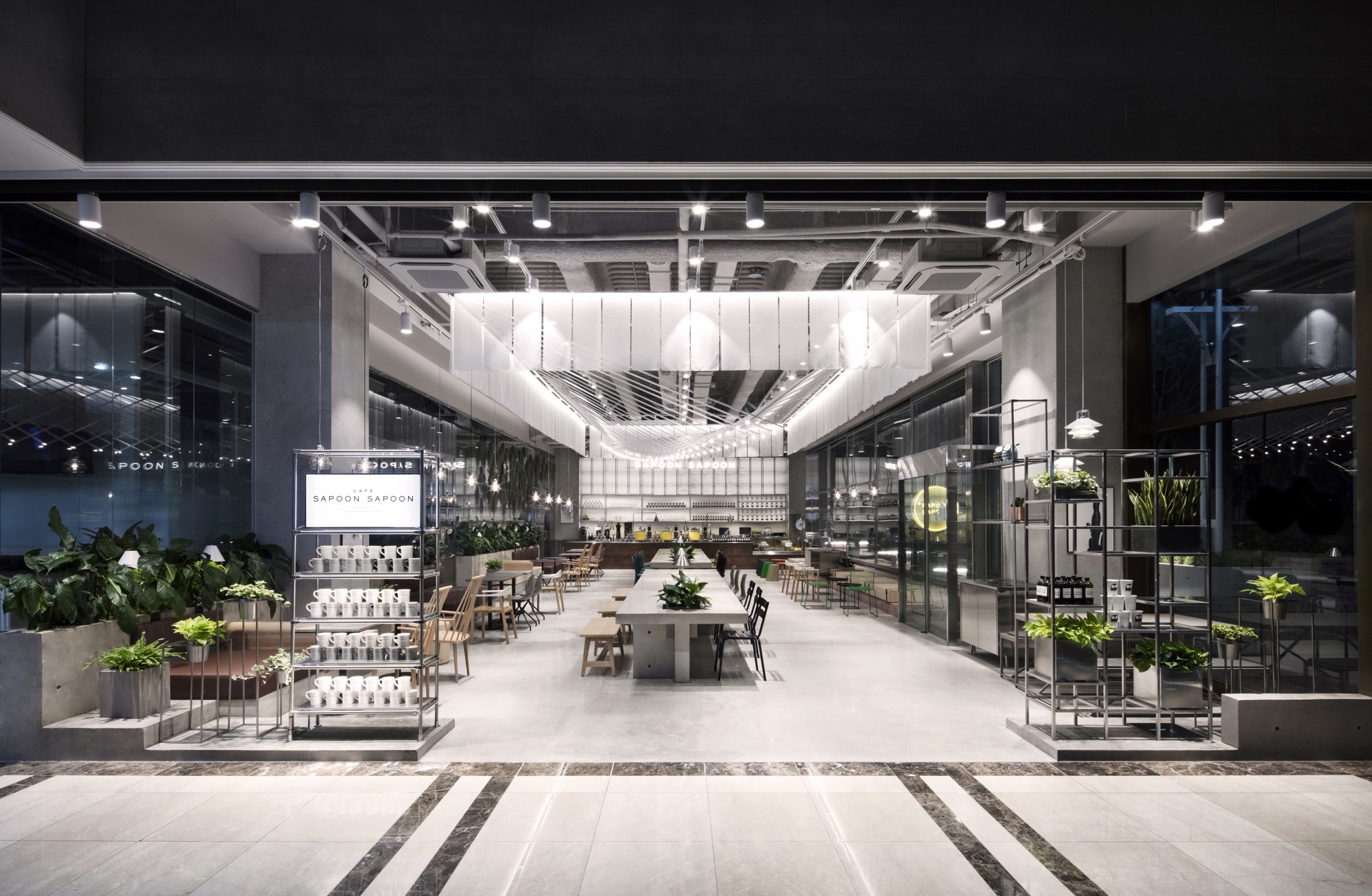 Gallery of SAPOON SAPOON Café / Betwin Space Design - 14