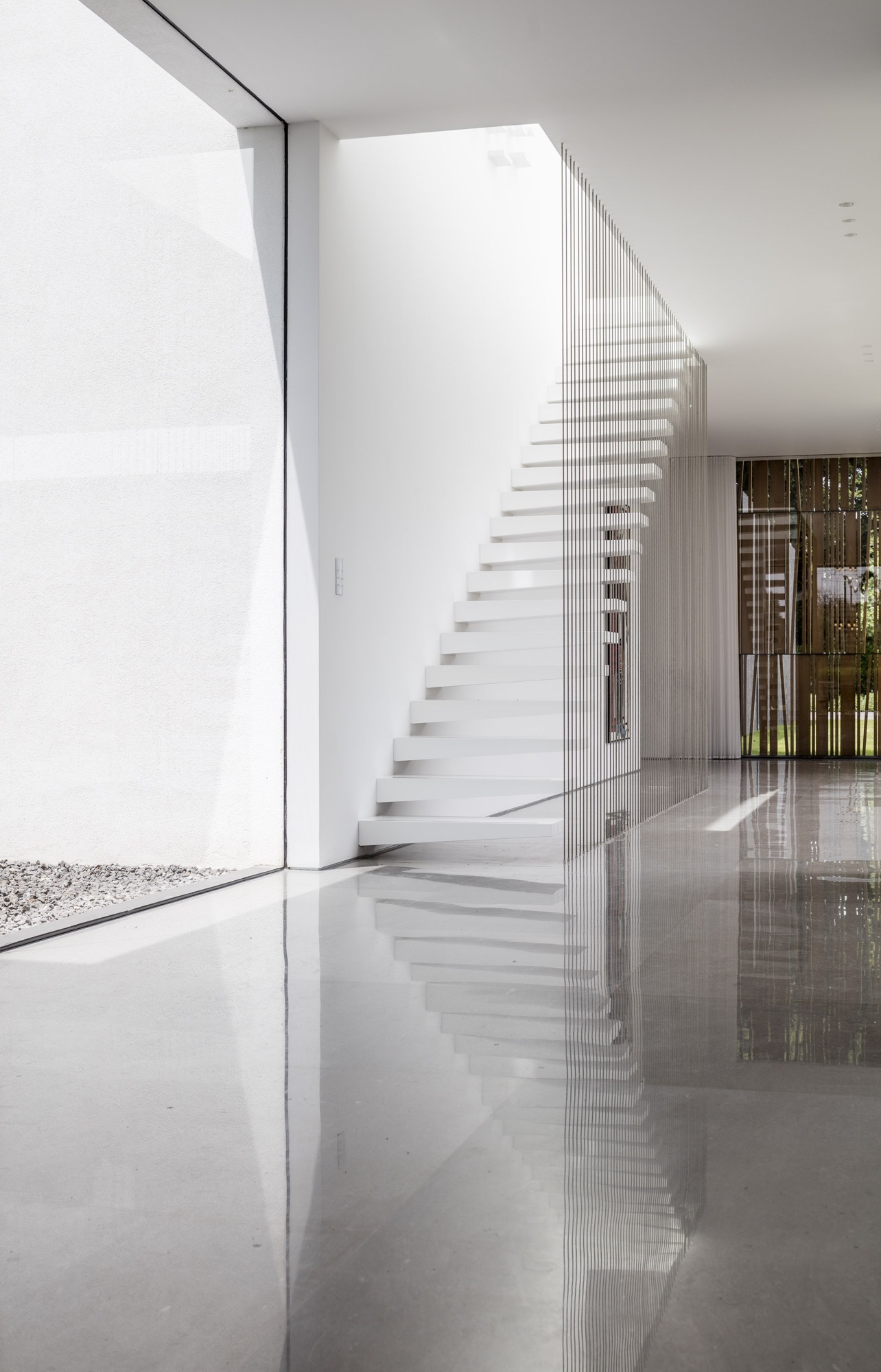 Gallery of F House / Pitsou Kedem Architects - 31