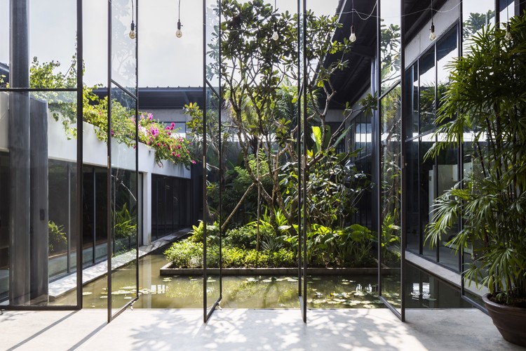 Katzden Architect Factory / NISHIZAWAARCHITECTS - Glass, Facade, Windows, Garden