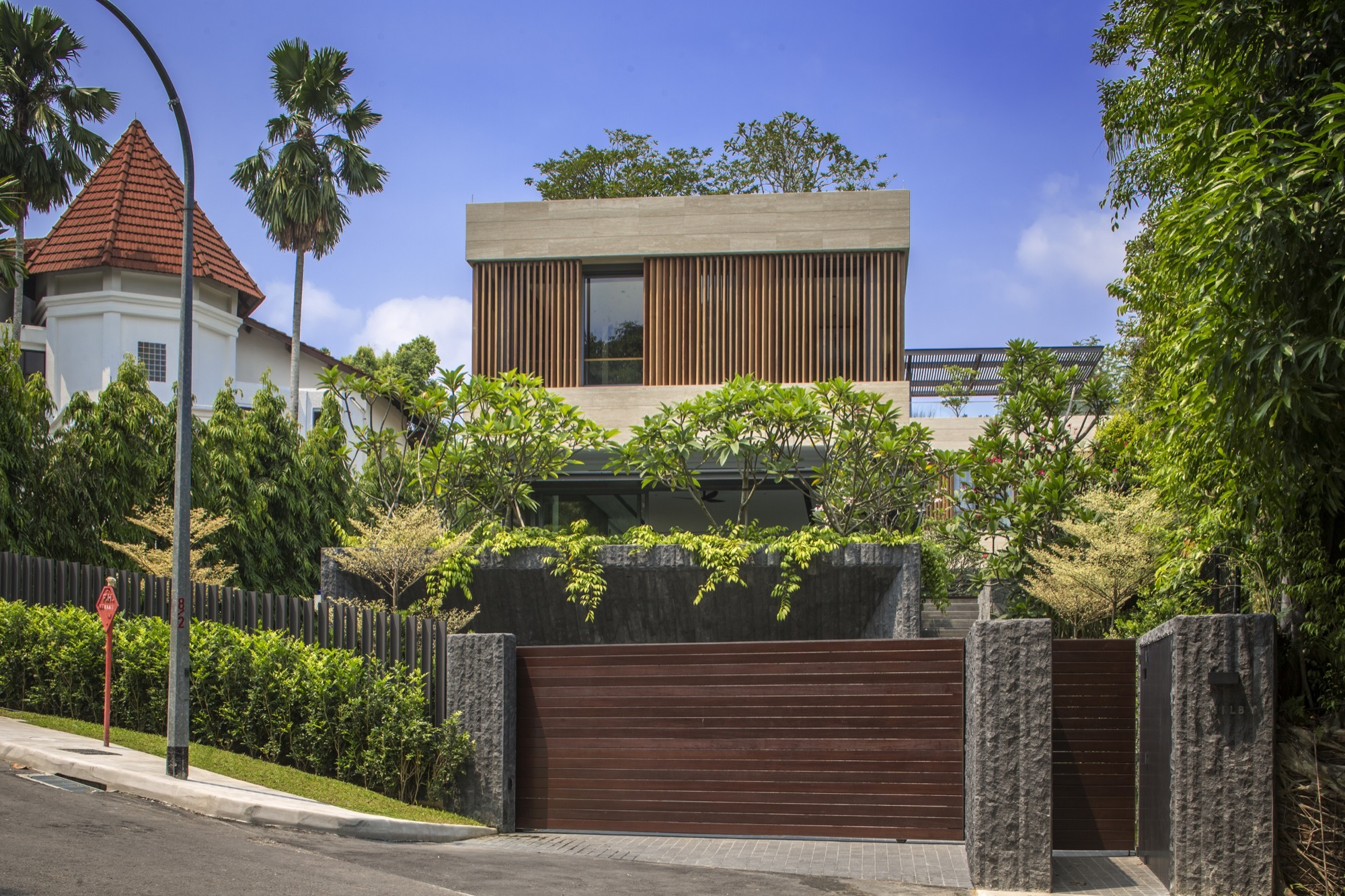 Gallery of Secret Garden House / Wallflower Architecture + Design - 22