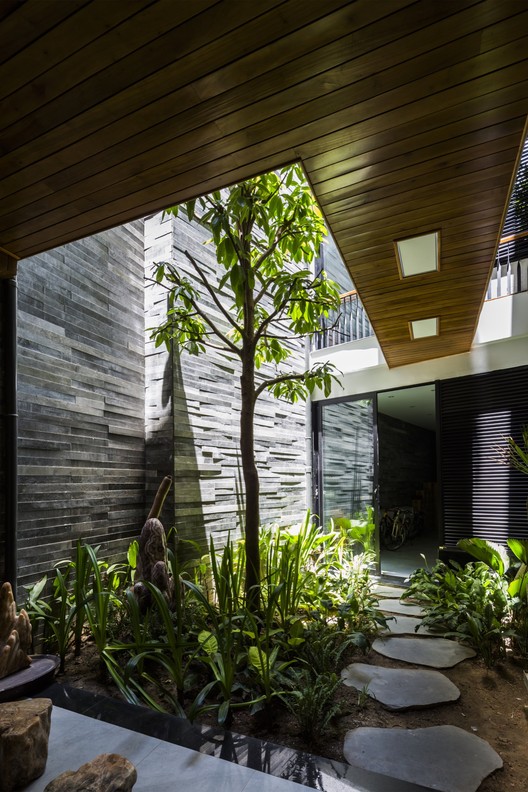 Garden House / Ho Khue Architects - Houses, Garden, Facade, Beam