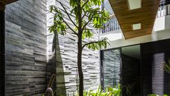 园宅 / Ho Khue Architects