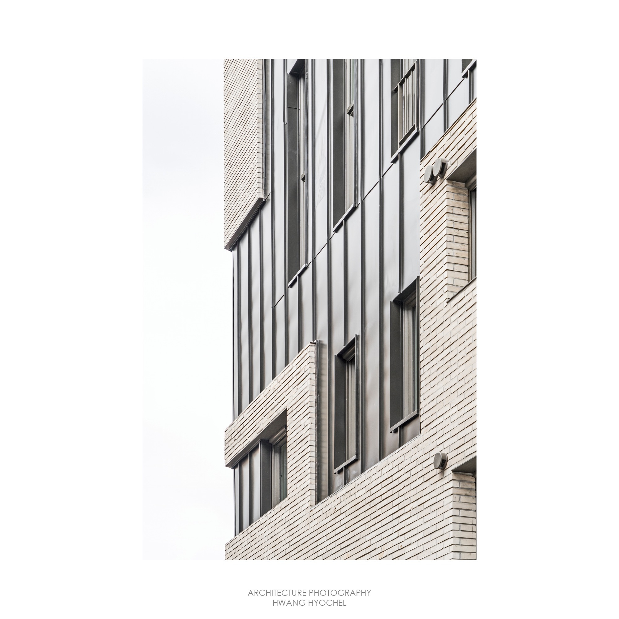 Gallery of Corner House / Boundaries architects 14