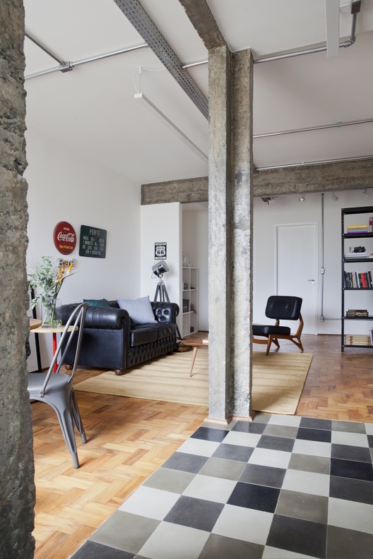 Apartamento Roosevelt / INÁ Arquitetura - Cadeira, Viga