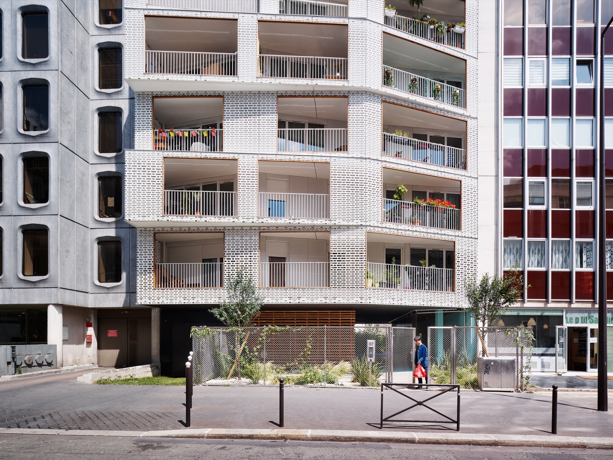 Gallery of Berges 28 Social Dwellings / ODILE+GUZY architectes 15